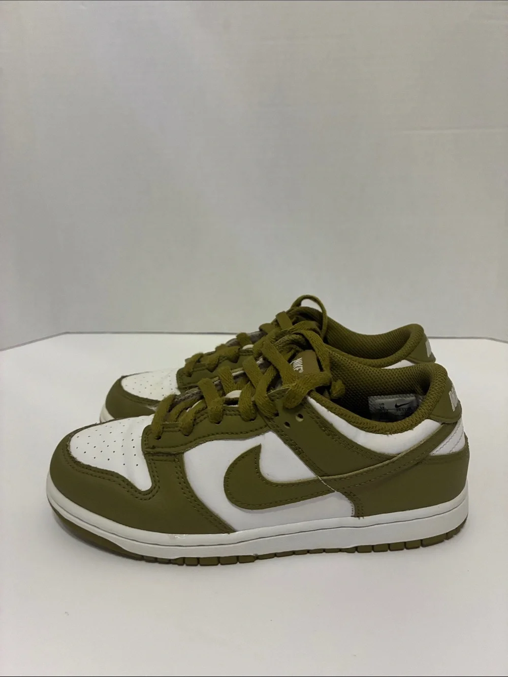 Nike Kids Olive and White Low-Top Sneakers - Picture 4 of 6
